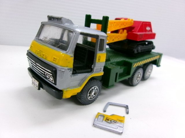 ヨネザワ ダイヤペット 1/55 いすゞ 運搬車 クレーン付 (5126-63)_画像1