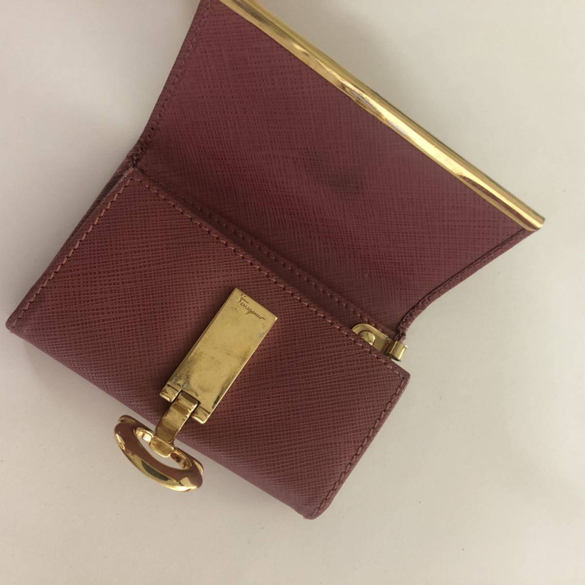 ◆◆◆ Ferragamo フェラガモ　キーケース　レッド&パープル　　ゴールド金具　正規品　イタリア製_画像4