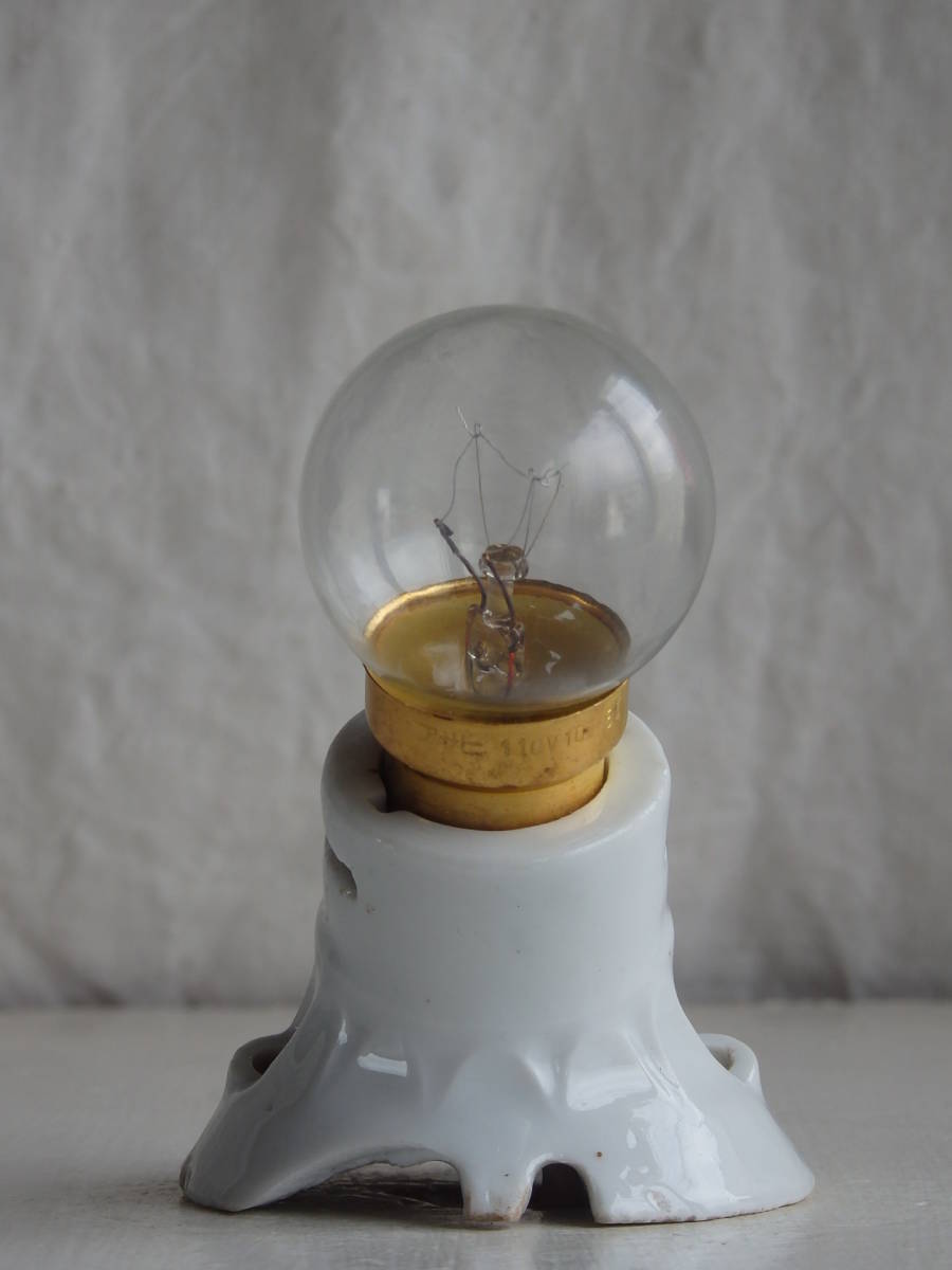 フランスアンティーク 陶器 ライト 壁付け ウォール インダストリアル アトリエ 工業系 ランプ 磁器 電気 照明 蚤の市 ブロカント カフェ_画像6