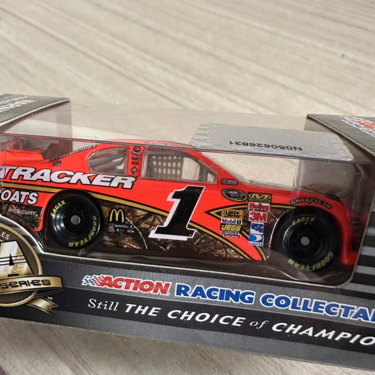 【A0273-2】未開封『Action 1/64 ナスカー CX11866BPMC Jamie McMurray ♯1 Bass Pro/Tracker Boats』ミニカー レーシングカー（同梱可）_画像3