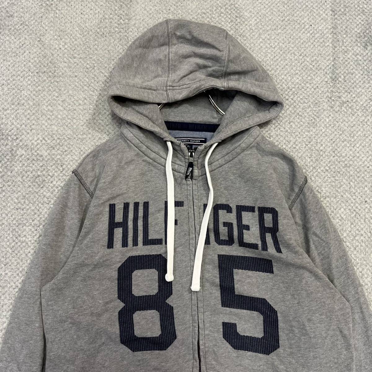 100円スタート♪ （15）TOMMY HILFIGER トミーヒルフィガー ジップアップパーカー サイズM　フーディー　プリントロゴ　コットン　メンズ_画像6