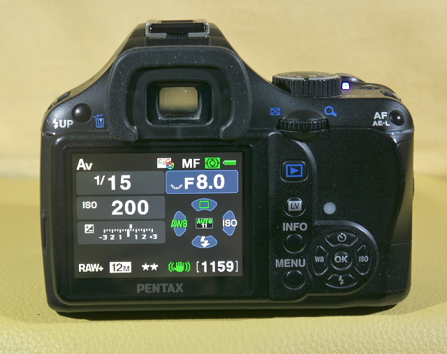 PENTAX K-x / 18-55mm / 100-300mm / 単三充電池 充電器 / MicroSD 32GB_画像6