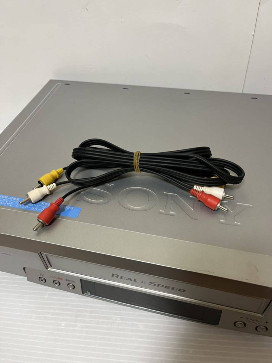 SONY VHSビデオデッキ SLV-R300 ビデオカセットレコーダー 通電確認のみのジャンク ジャンク品_画像2