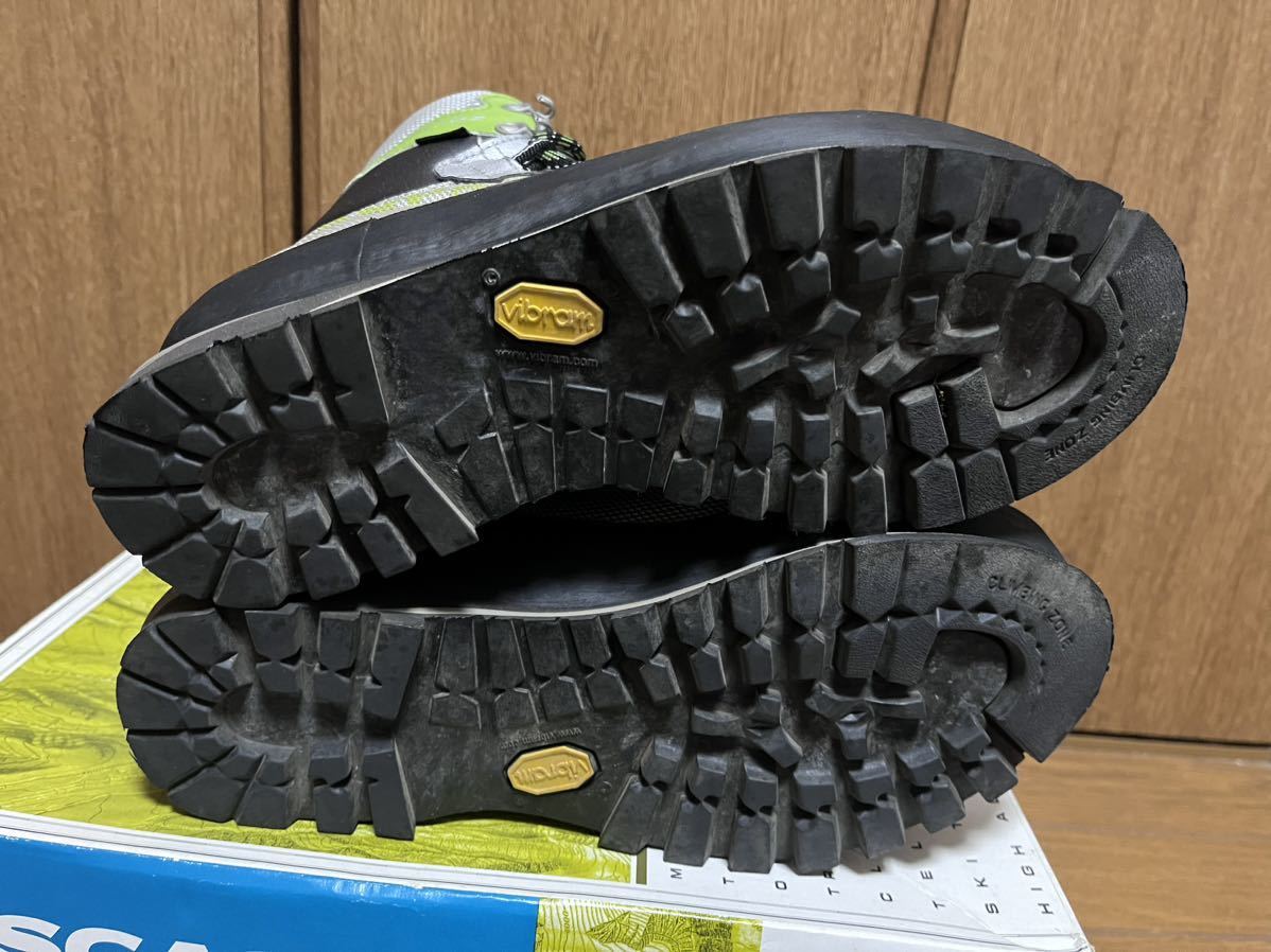 1円スタート SCARPA スカルパ トレッキングブーツ CHARMOZ GTX Wmn SILVER/KIWI 38サイズ 71030G 登山靴 ゴアテックス_画像4