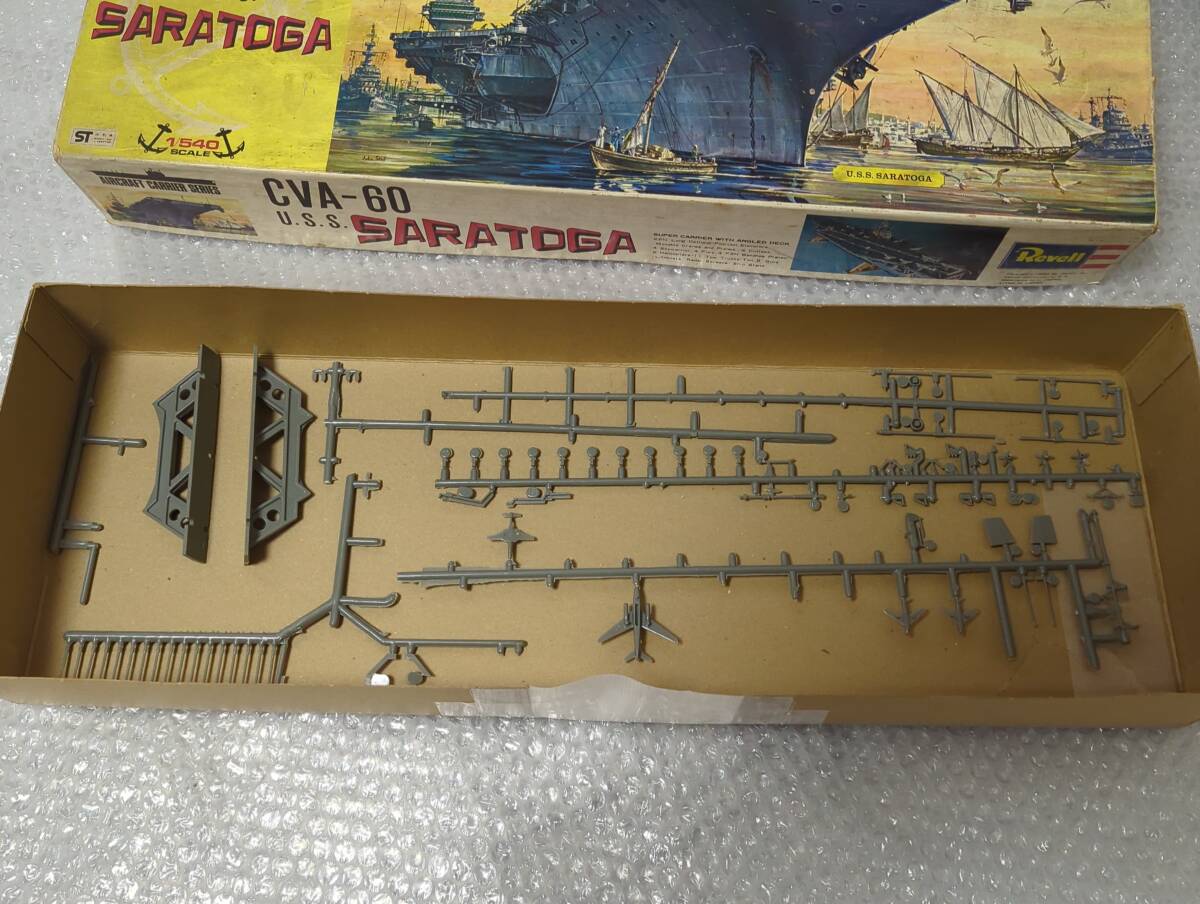 Revell レベル　空母シリーズ　U.S.S.SARATOGA　CVA-60　サラトガ　1/540スケール（ジャンク品）現状品　当時物包装紙付_画像2