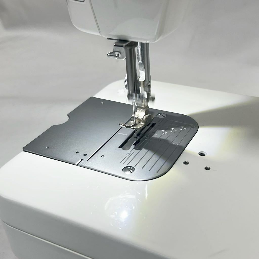 【美品】 JUKI TL-30SC 職業用 本縫い ミシン 裁縫 付属 テーブル 元箱付き 通電確認済 現状品_画像5