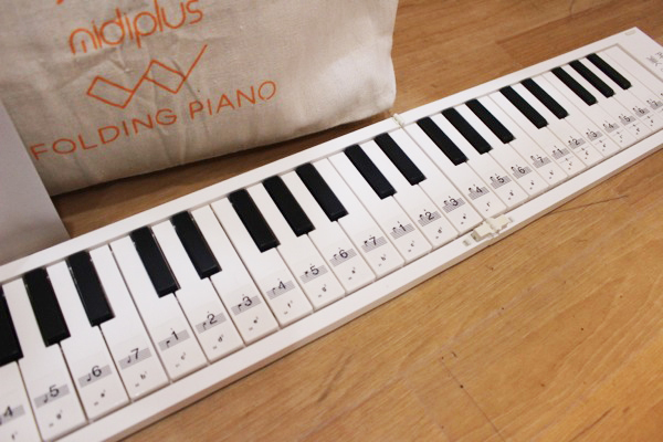 通電動作確認済み Midiplus 88鍵盤「 FOLDING PIANO 88」折りたたみ電子ピアノ ポータブル電子ピアノ 充電式 楽器 練習用 持ち運び_画像4