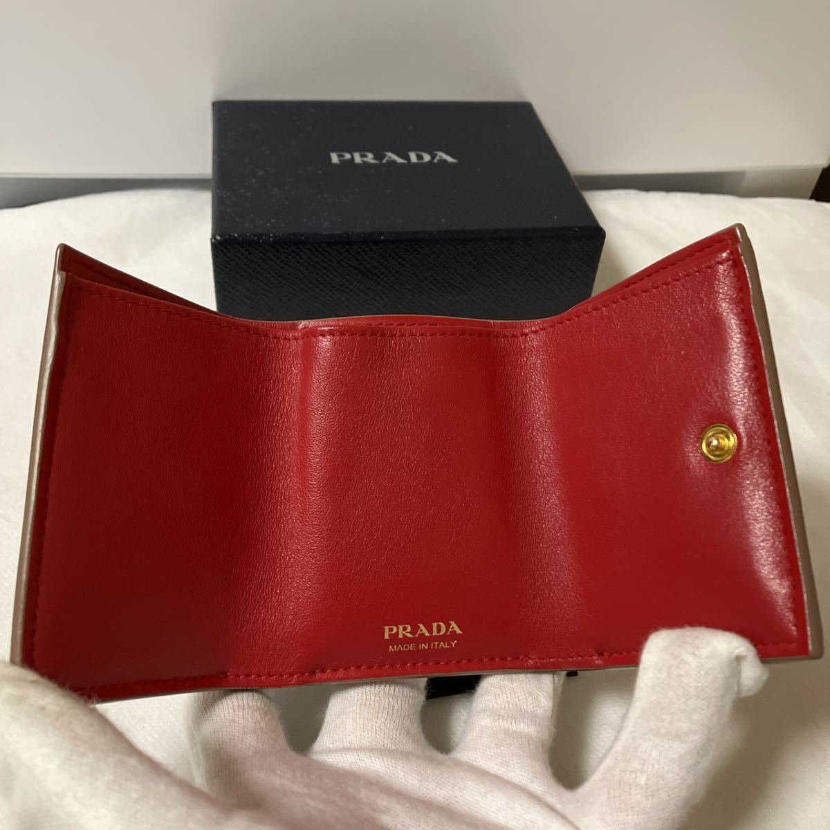 【使用回数少・美品】PRADA プラダ 限定品 ミニ財布 コンパクトウォレット サフィアーノ レザー モモ ハート ベージュ シリアルあり 付属品_画像6