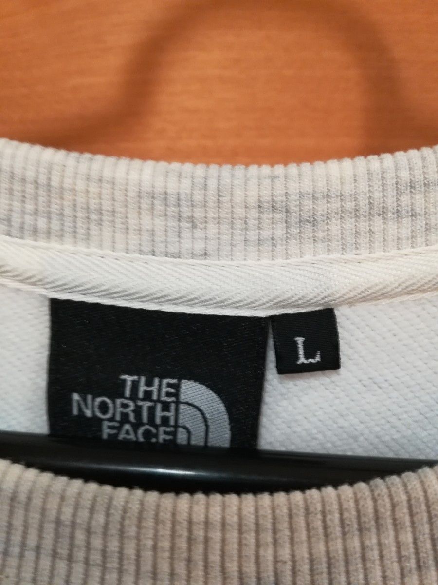 美品　THE NORTH FACE　ロゴクルー　スウェット　L　ノースフェイス