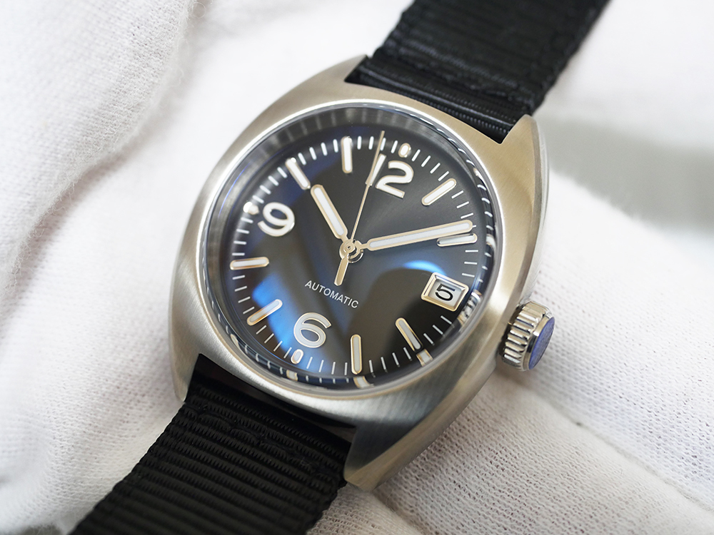 ★新品 SHARK ノーロゴ ミリタリーウォッチ アプライドインデックス ブラック 36mm セイコー製自動巻き NH35 ナイロンベルト_画像1