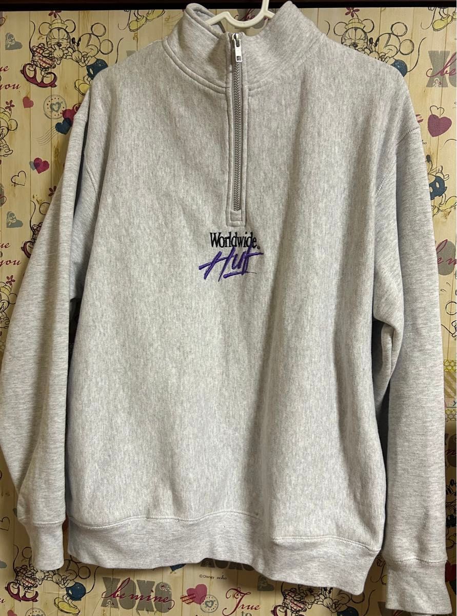 コムドットゆうた着用】HUF センター刺繍ロゴハーフジップ コムドットゆうた着用】HUF センター刺繍ロゴハーフジップ