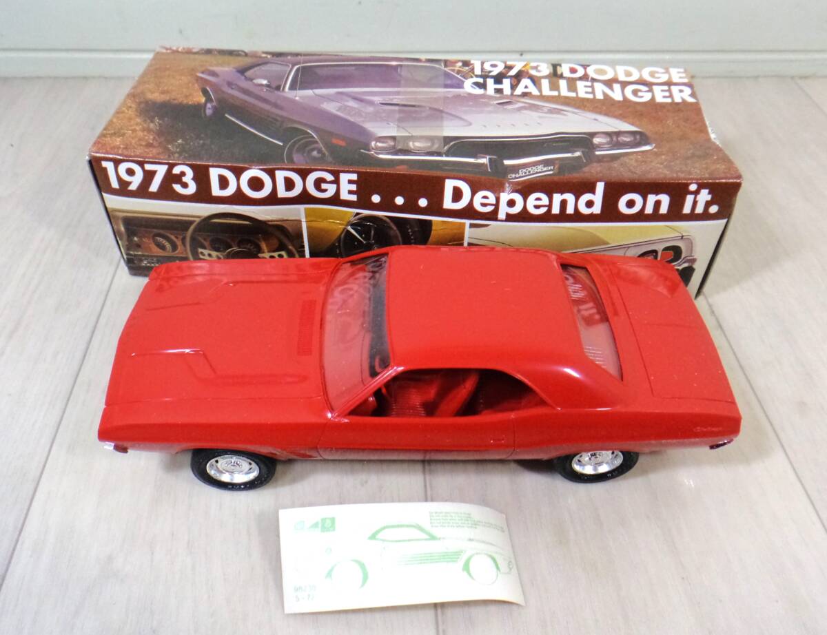 Y2513 MPC ミニカー 全長約20㎝ 箱付 1973 DODGE ダッジ チャレンジャー ブライト レッド_画像1