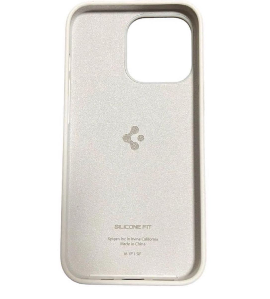 ★未使用品★【Spigen】iPhone13Proケース　シリコン 衝撃吸収