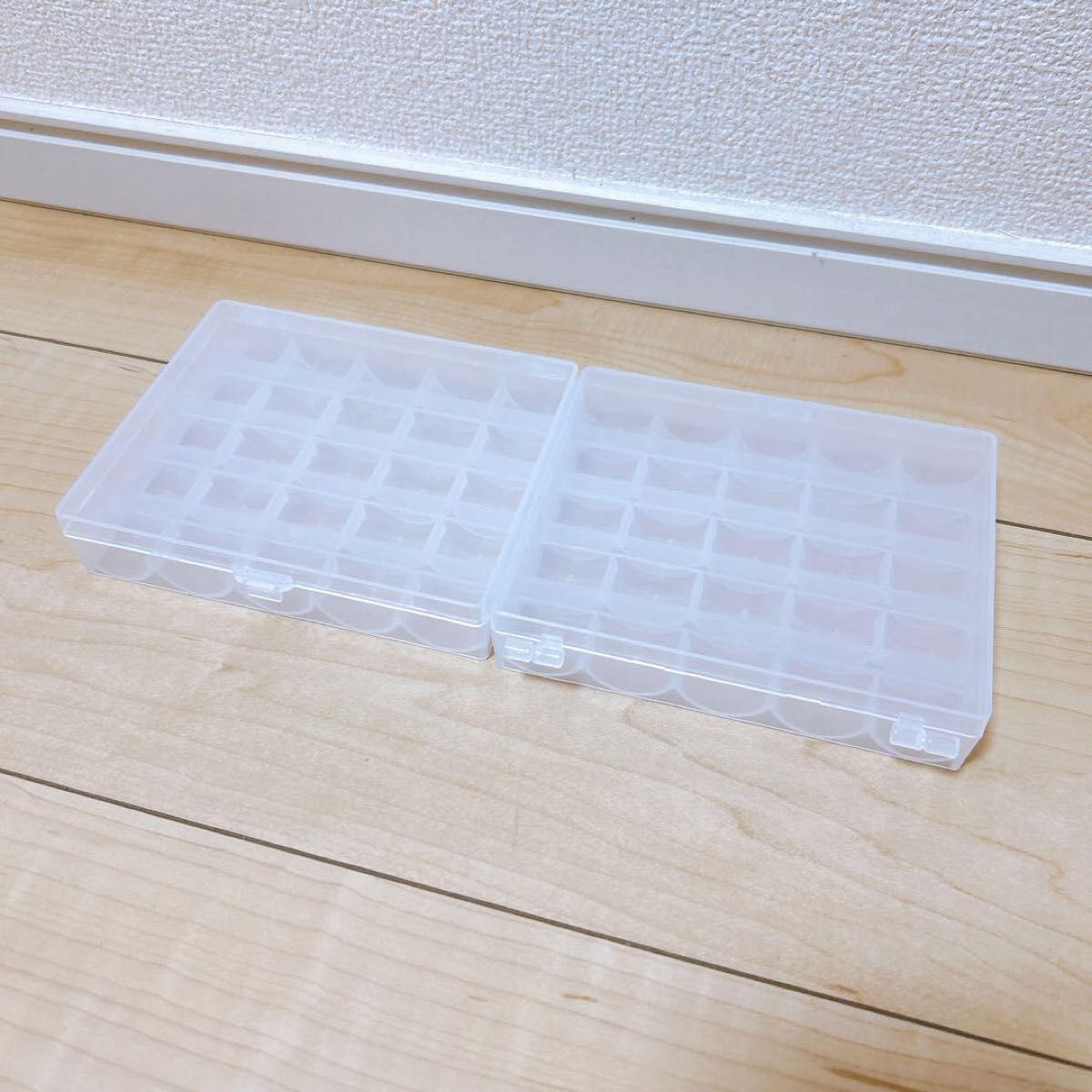 ボビン収納ボックス 透明なプラスチック製