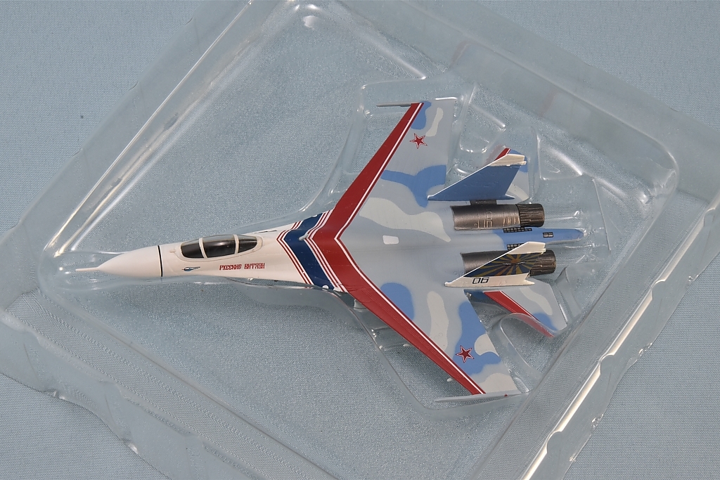 ☆美品 WORLD AIRCRAFT COLLECTION 1／200 Russian Air Force Su-27 Russian Knightsの画像3