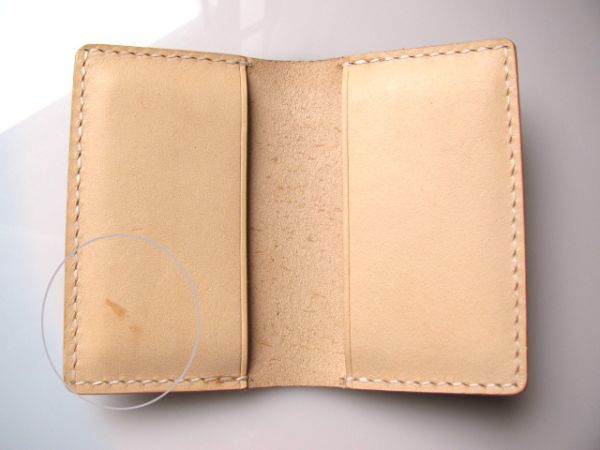 (c69) 二つ折りカードケース ブルー 牛ヌメ革 手染め手縫いハンドメイドの画像5