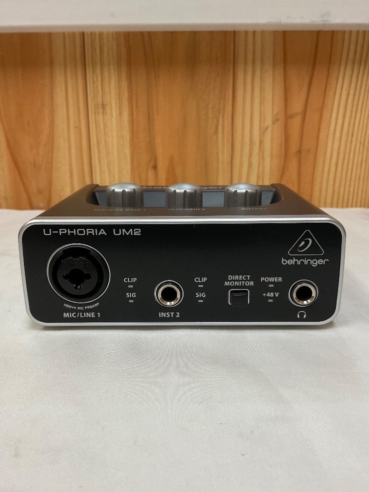 u53724 б/у Behringer UM2 аудио интерфейс 