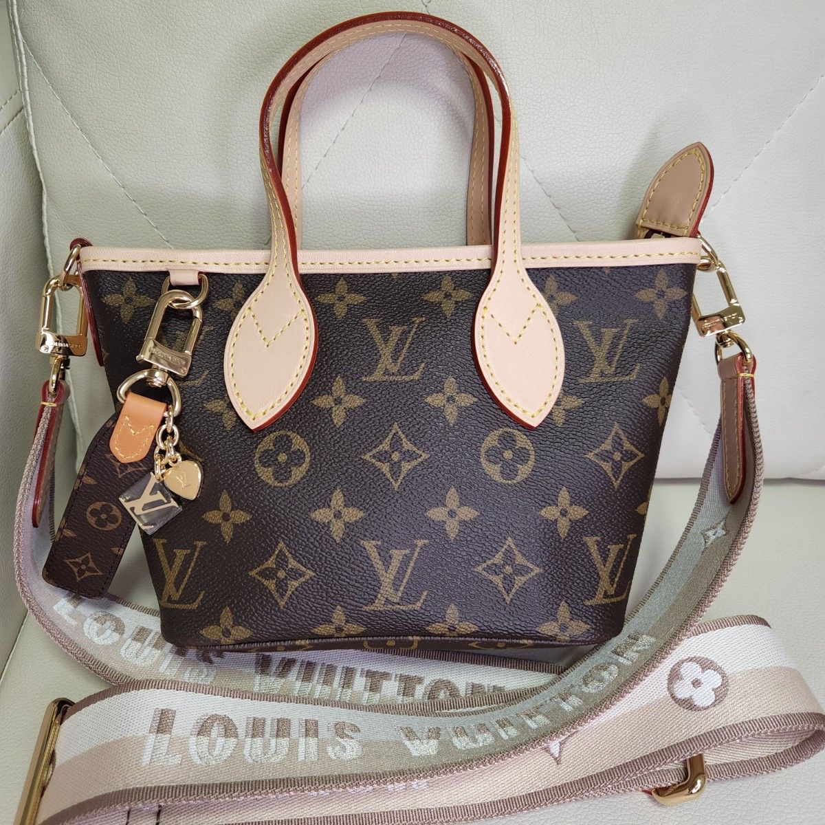 期間限定値下げ 新品未使用 キーホルダー・LV チェリシュド 期間限定値下げ 新品未使用 キーホルダー・LV チェリシュド