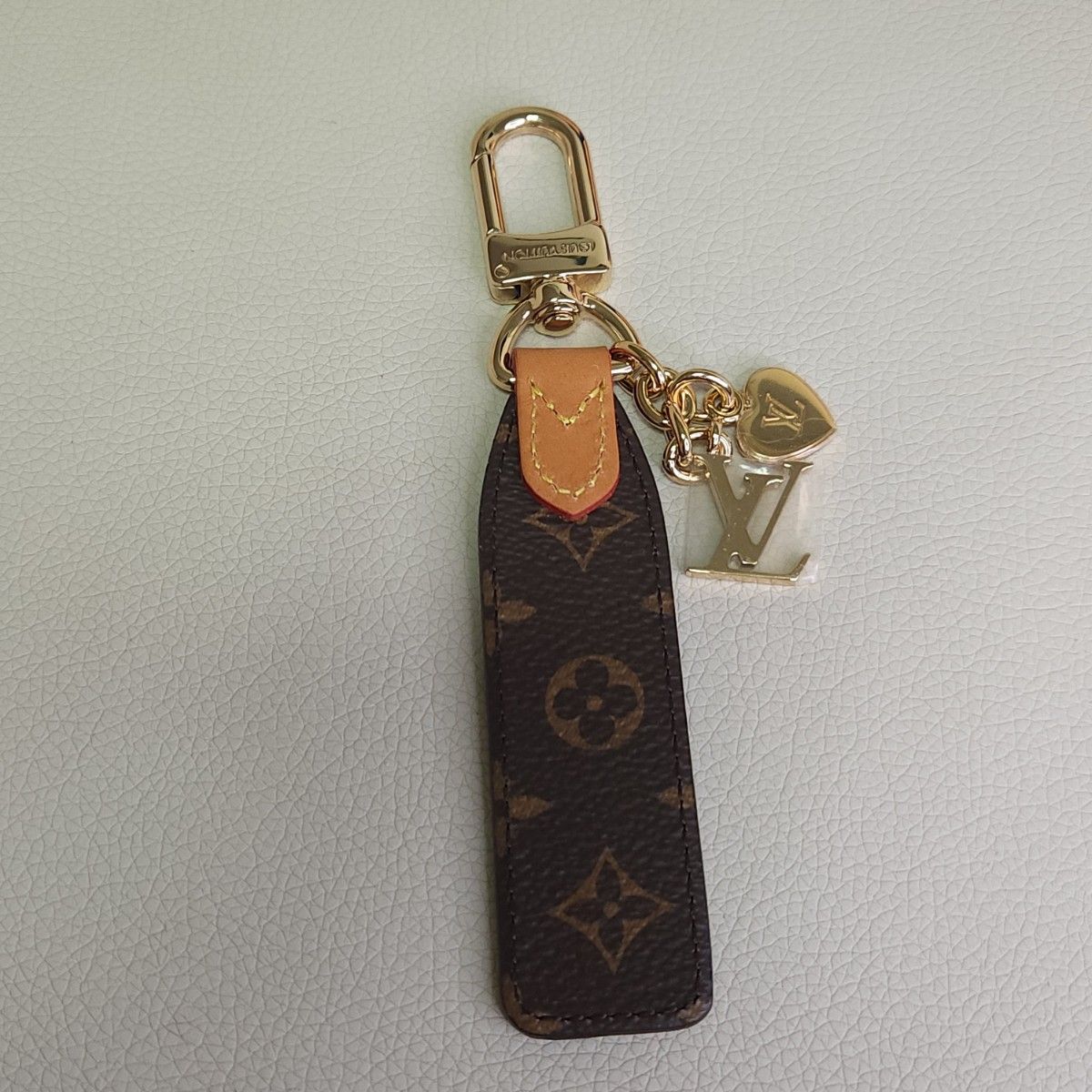 期間限定値下げ 新品未使用 キーホルダー・LV チェリシュド 期間限定値下げ 新品未使用 キーホルダー・LV チェリシュド