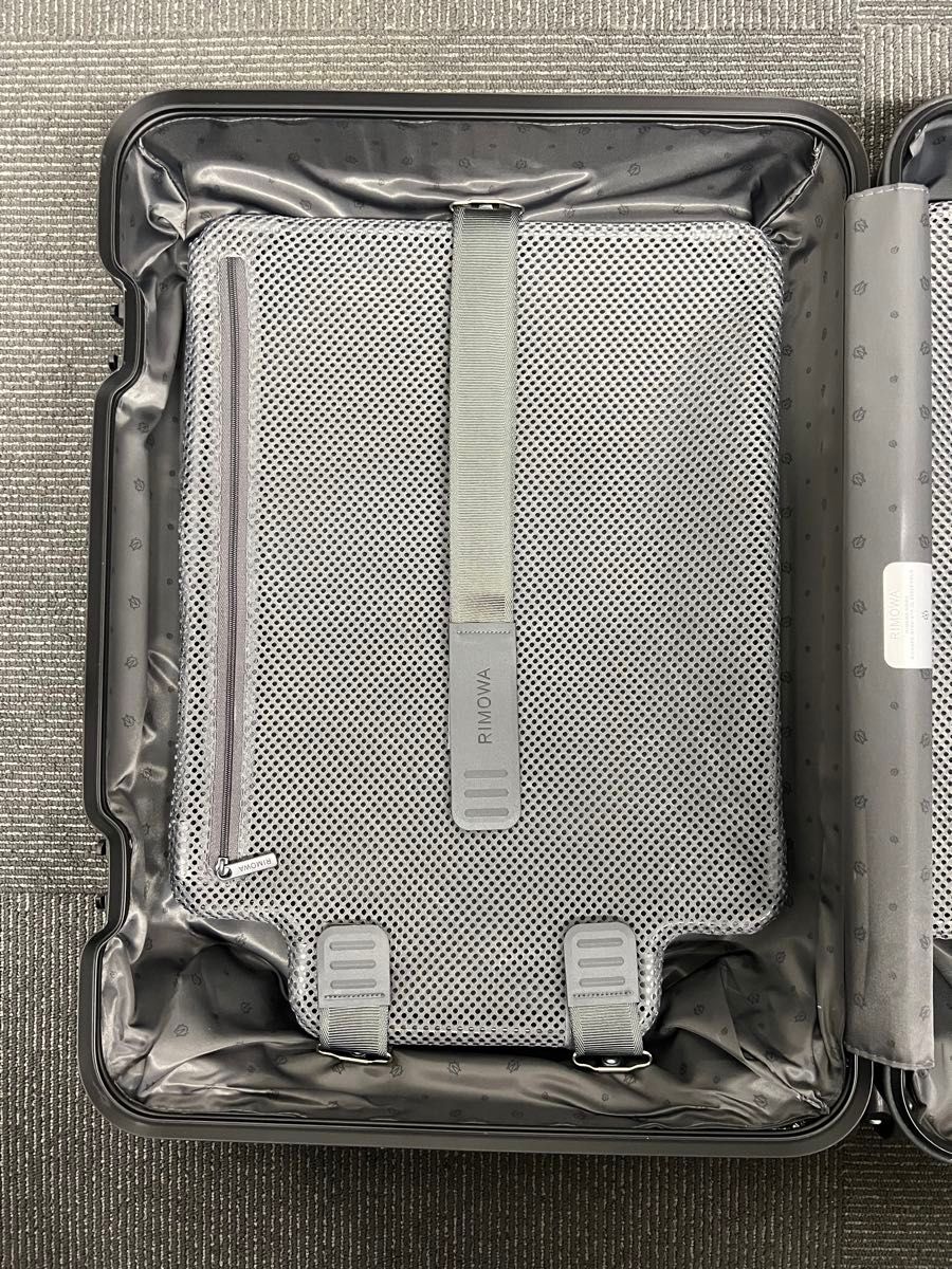 RIMOWAリモワオリジナルキャビンS|Yahoo!フリマ(旧PayPayフリマ) RIMOWAリモワオリジナルキャビンS|Yahoo!フリマ(旧PayPayフリマ)