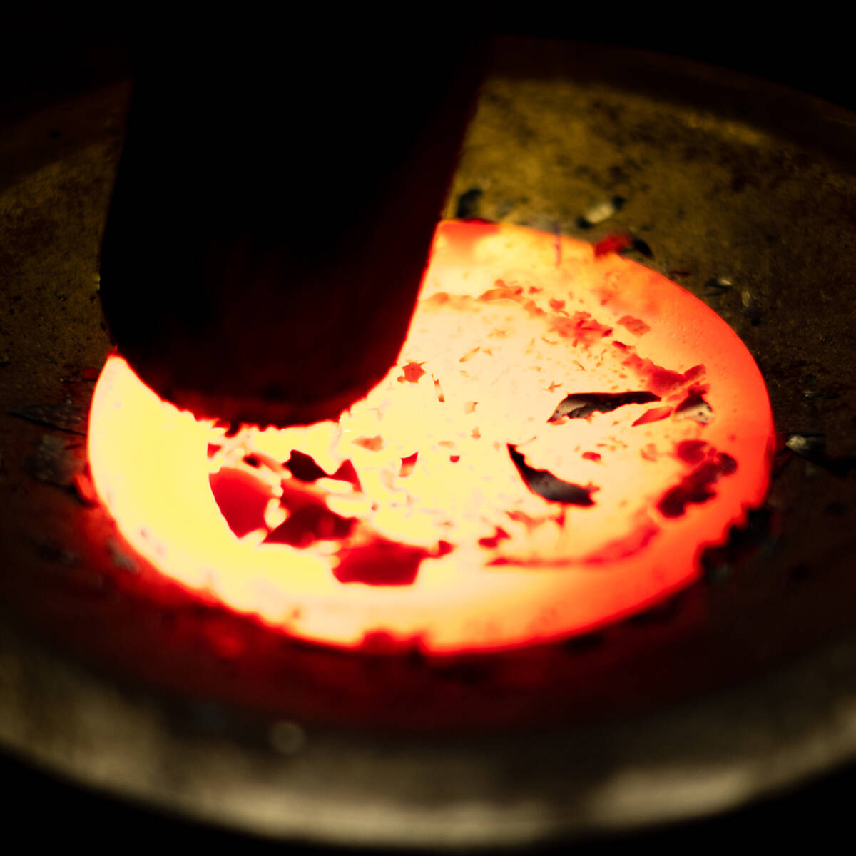 鍛造で作られた鉄製のキャンドルスタンド キャンドルホルダー 燭台 西洋鍛冶 ふるさと納税返礼品 鍛冶の季 の画像2