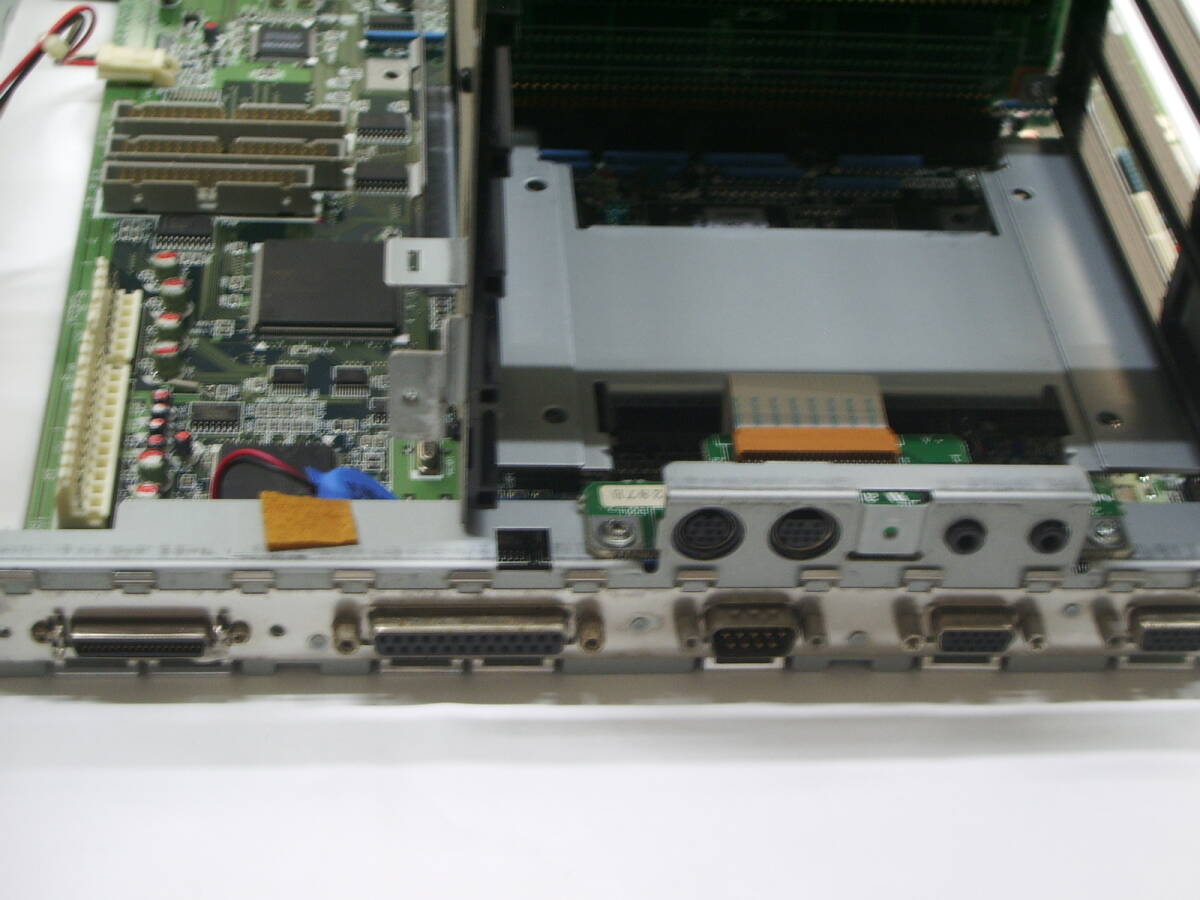 PC9821V16/M7C3(タワー型）の中身　メイン基板　サブ基板　増設スロット　電源　CD-ROM_画像8
