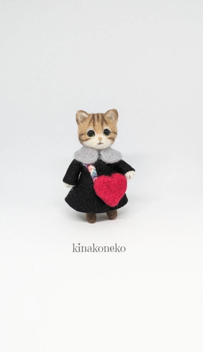 猫 赤いハートのバッグ猫　羊毛フェルト ハンドメイド ミニチュア　kinako_画像8