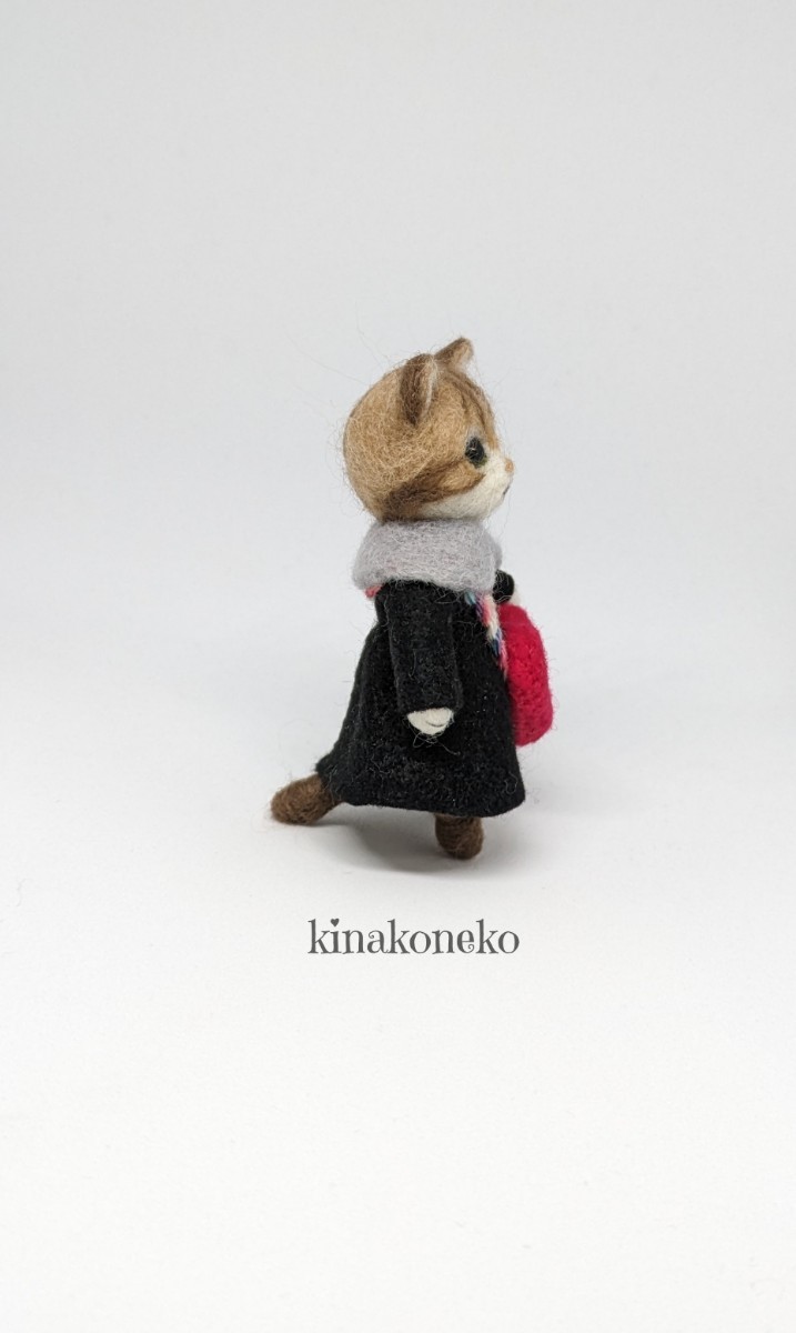 猫 赤いハートのバッグ猫　羊毛フェルト ハンドメイド ミニチュア　kinako_画像6