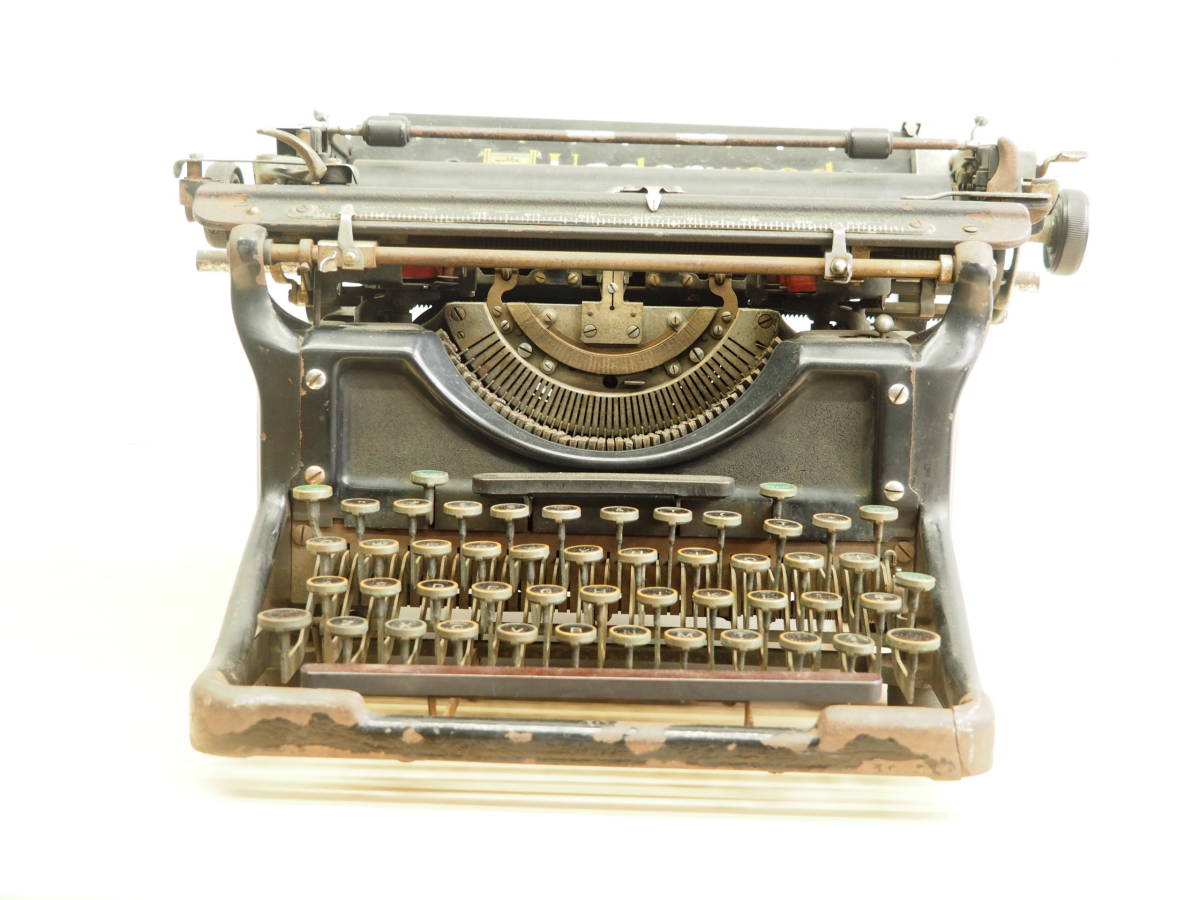 Underwood under wood antique typewriter retro ornament objet d'art interior 