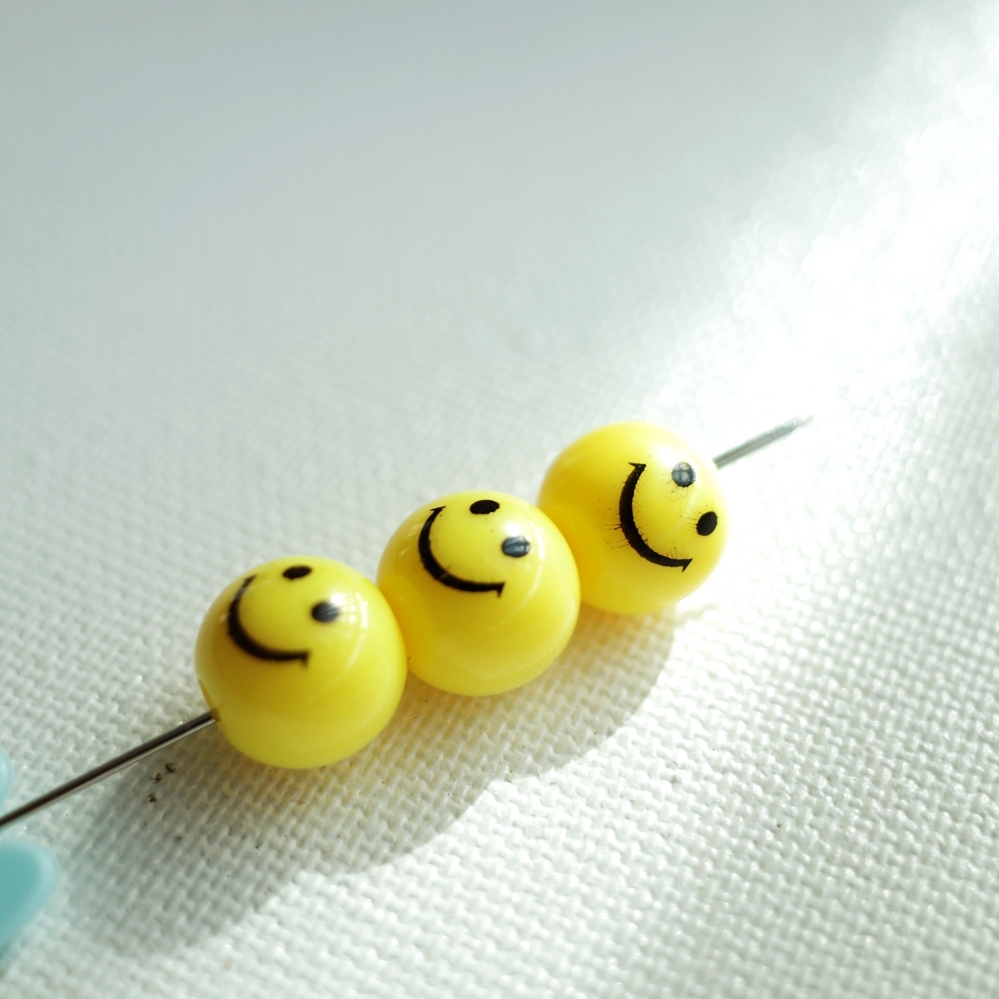 * Smile .* acrylic fiber beads *3 piece set *7.* lamp type * yellow color * hand made material *