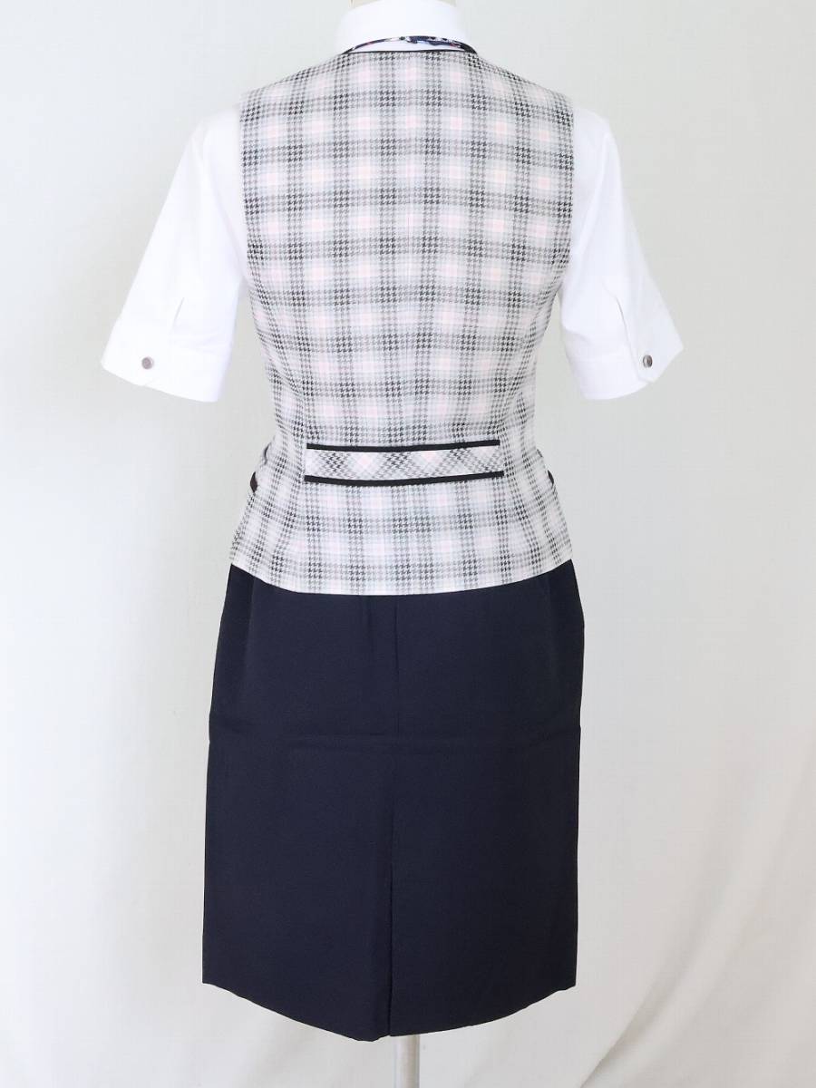 11号 SELERY ピンク チェック 事務 中古◆OL制服 / 事務服◆ ベスト, スカート（お任せ） 上下セット, 中古ブラウス, 新品リボンのオマケ付_画像2