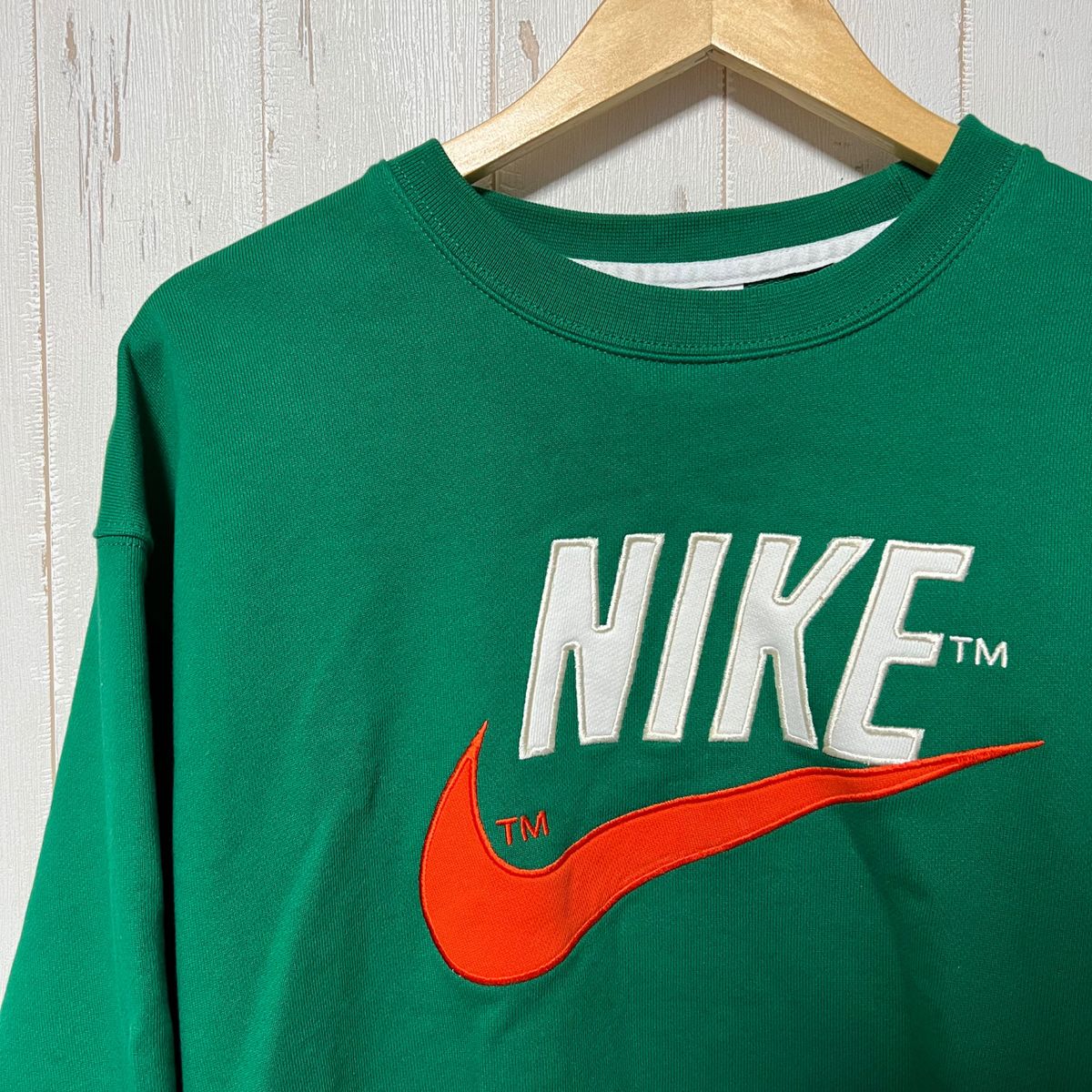 nike ナイキ 刺繍 センターロゴ ワッペンロゴ トレーナー nike ナイキ 刺繍 センターロゴ ワッペンロゴ トレーナー