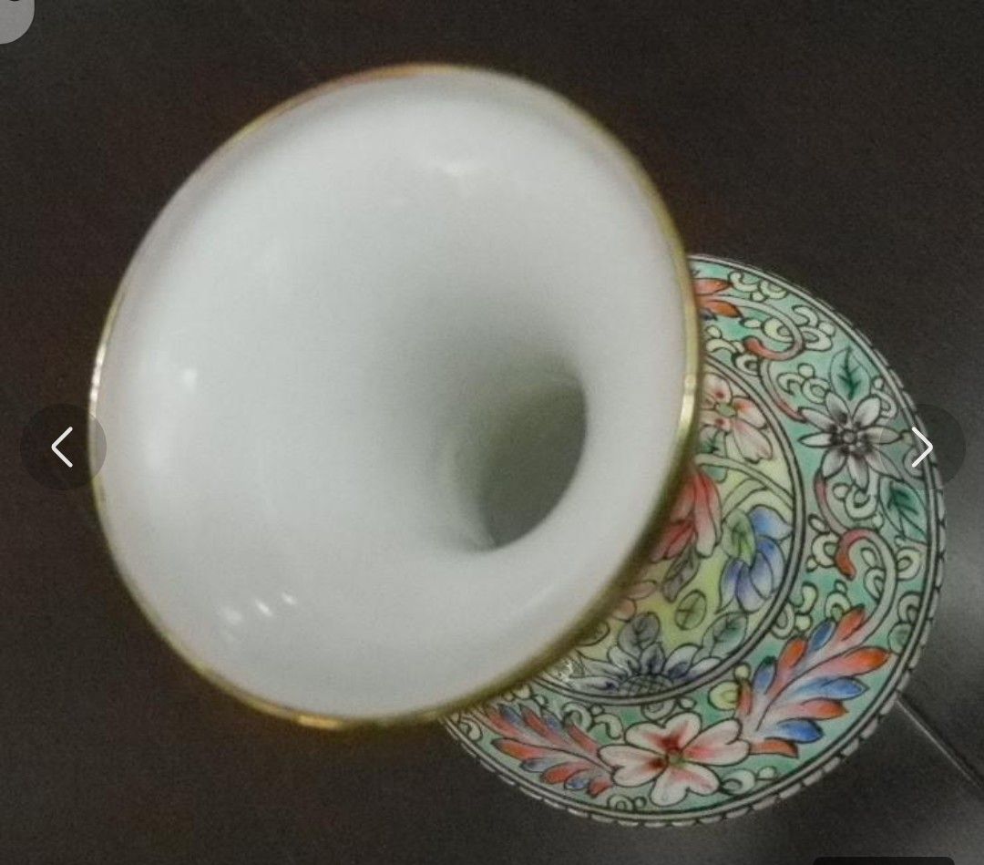 景徳鎮の薄胎花瓶 陶器 中国景徳鎮製  中国古玩 陶瓷芸術  置物 景徳鎮焼き物
