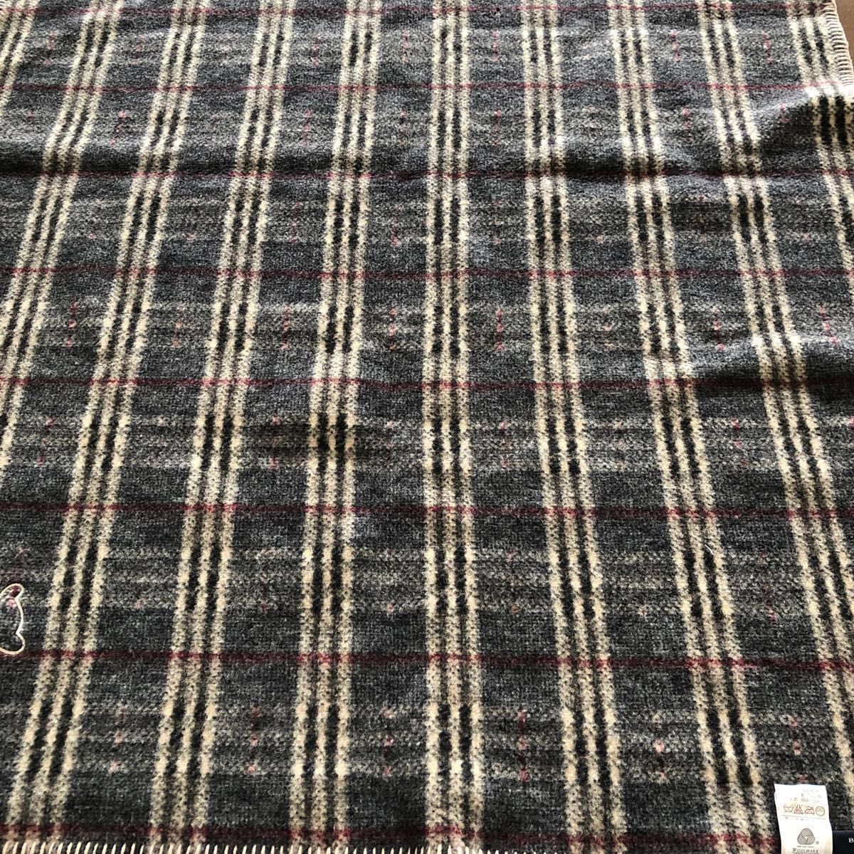 BURBERRY クマの刺繍のベビーブランケット ウールひざ掛け BURBERRY クマの刺繍のベビーブランケット ウールひざ掛け