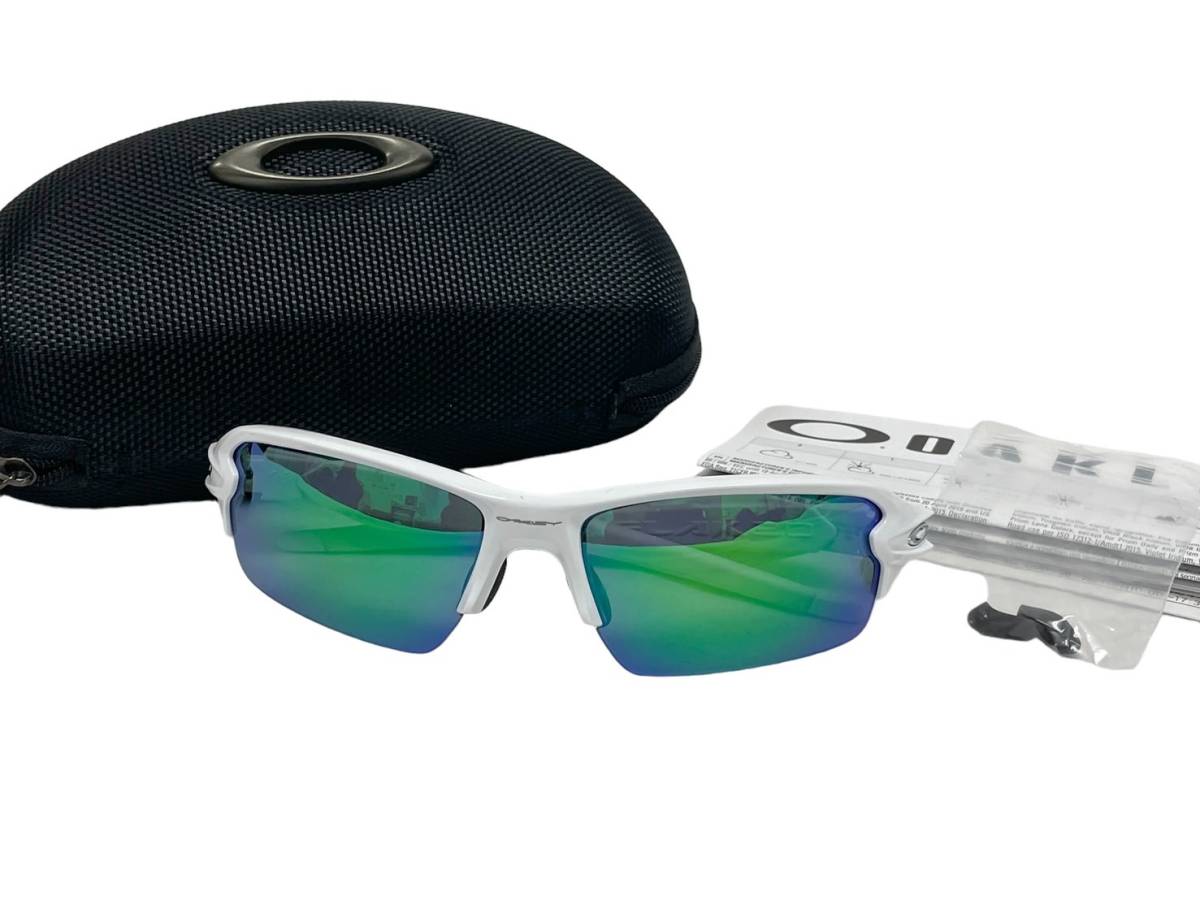 ☆★【美品】OAKLEY　オークリー　サングラス　スポーツ　FLAK 2.0　61 12 133　偏光グラス　ホワイト　ケース付★☆_画像2