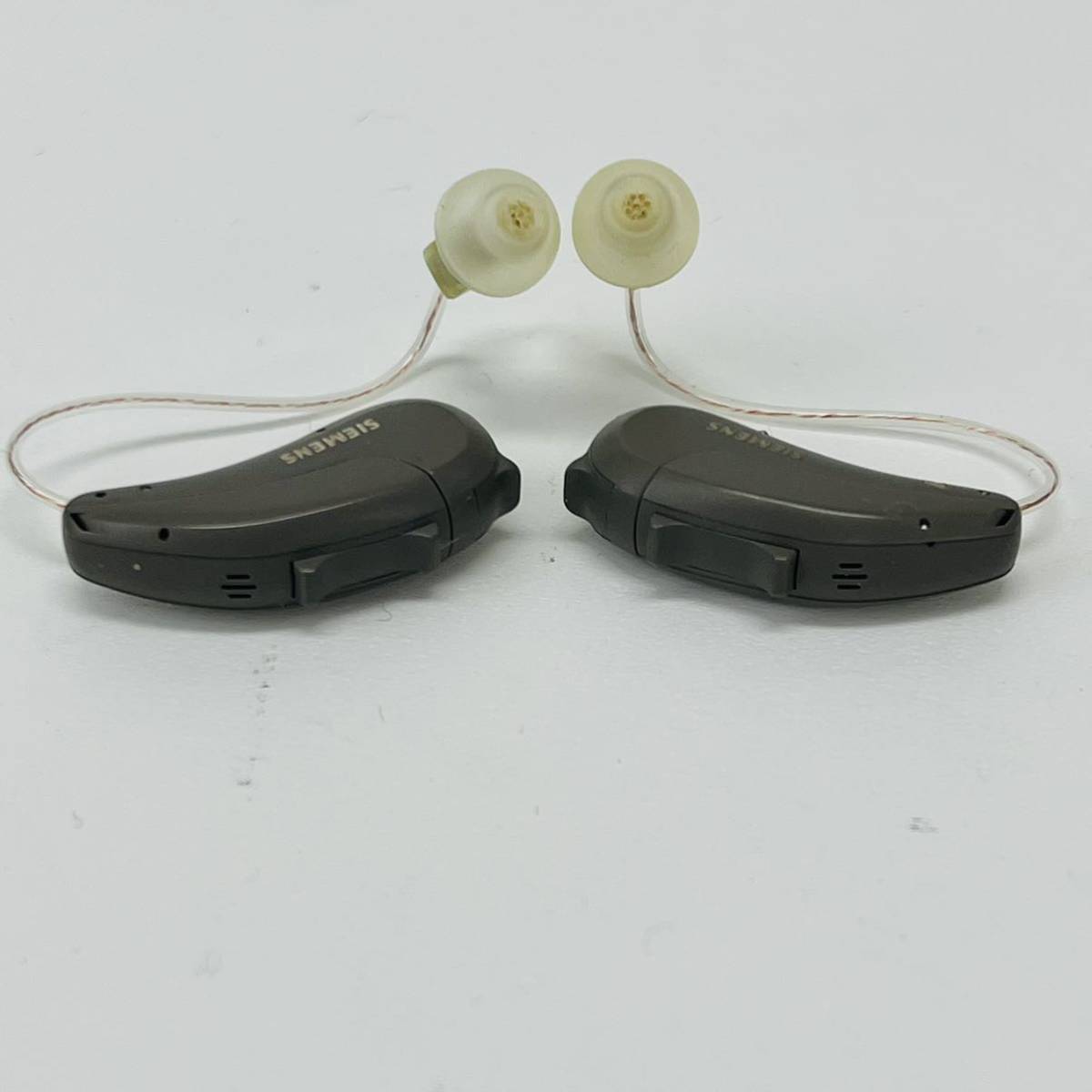 ☆1円〜☆ SIEMENS Pure+ 補聴器 シーメンス ピュアプラス 両耳 耳掛け型 乾燥ケース付_画像4