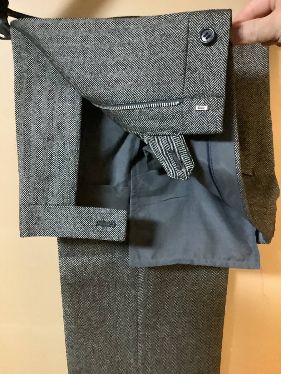 シングルスーツ　3ピース　紳士服　新品　日本製　サイズA4 定価6万　ウール100%_画像10