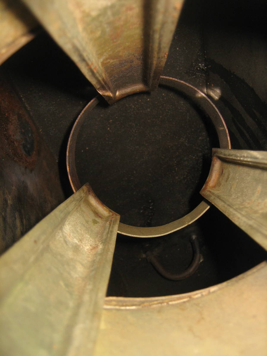 三菱ジープ J54ナロー初期型の燃料タンク(注油口の大きいタイプ)漏れ無し。タンクキャップ裏に繋ぐ筒状ゴミ取り無し。　_画像10
