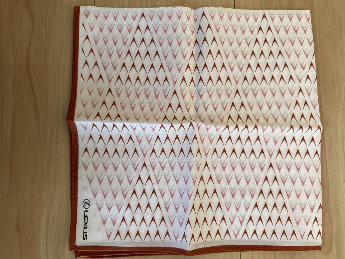 レクサス　オリジナル　ハンカチ　アローヘッドモチーフ　ピンク　レッド　綿100パーセント　千鳥巻縫製　日本製　未使用