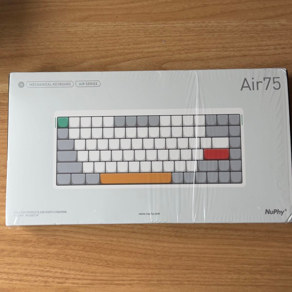 Nuphy air75 v2 リニアスイッチ 付属品全てあり ワイヤレス ロー Nuphy air75 v2 リニアスイッチ 付属品全てあり ワイヤレス ロー