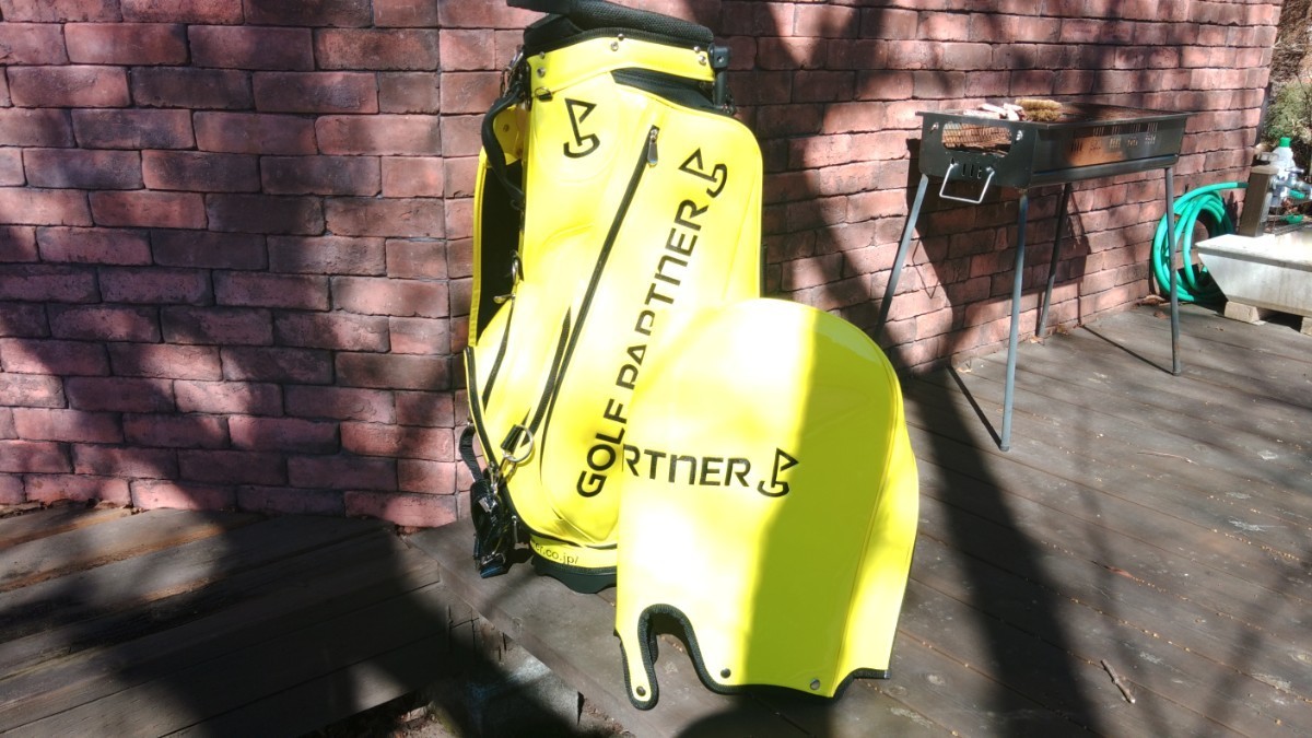 激レア　ゴルフパートナー　オリジナルキャディーバック　３点式スタンド　９インチ　数量限定品　_画像3