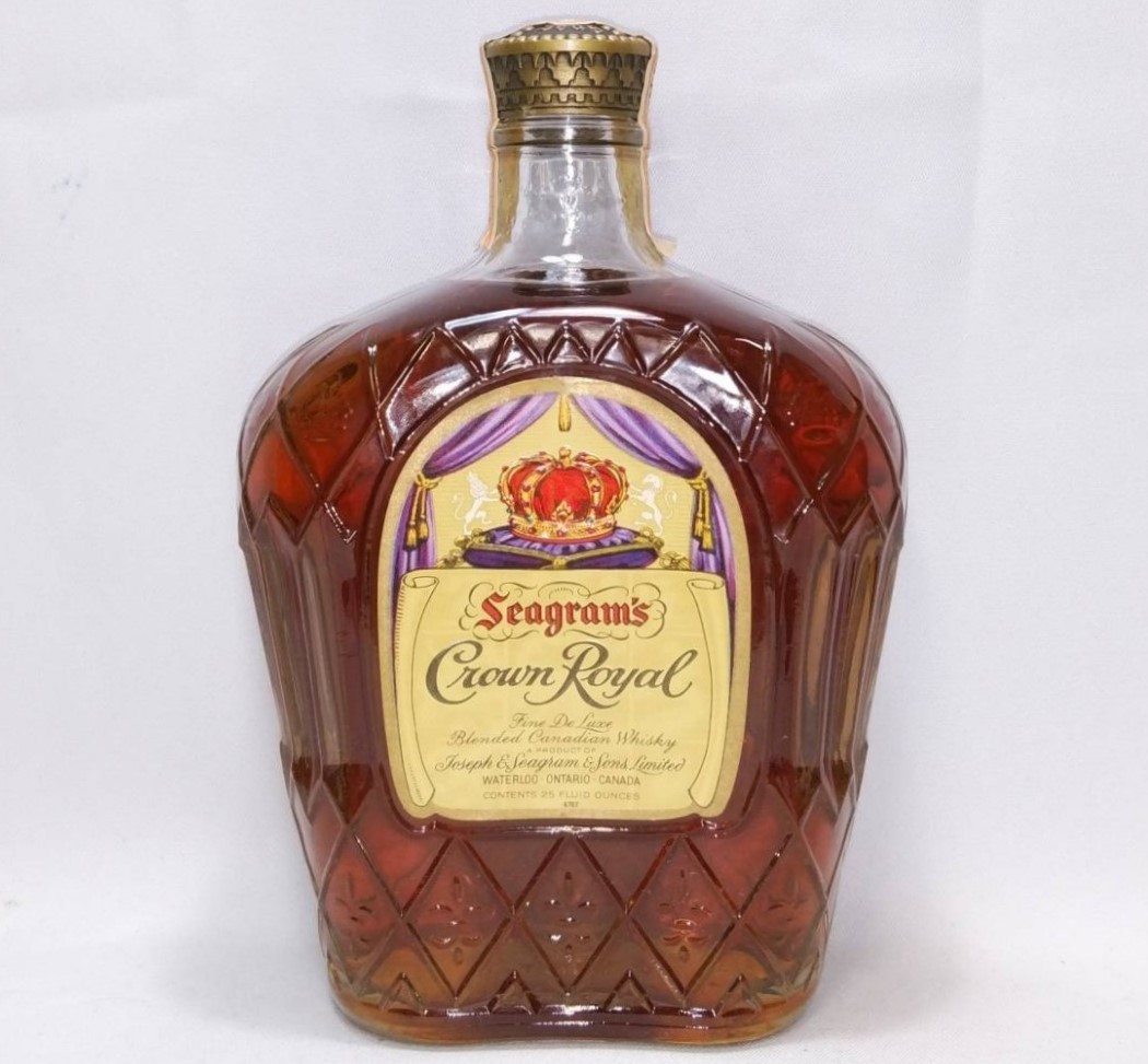 【全国送料無料】Crown Royal Fine De Luxe 10-30years old 1964　約40度　25FLUID OUNCES＝約710ml【クラウン ローヤル 10-30年】