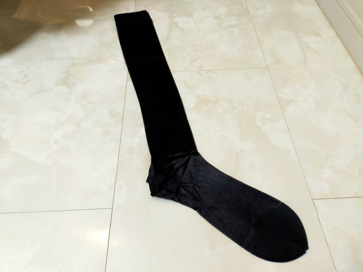 25〜27cm ナイロン　ハイソックス　ハイゲージ　光沢ブラック　黒　シースルー　ストッキング　吸汗性　吸水性　速乾性　高級靴下_画像2
