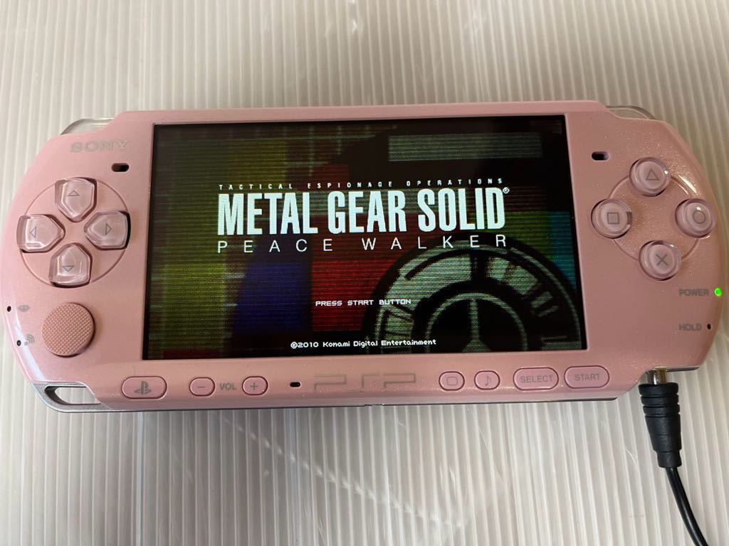 動作良好 ほぼ未使用 新品同様 PSP-3000 AKB48限定 ピンク 動作良好 ほぼ未使用 新品同様 PSP-3000 AKB48限定 ピンク