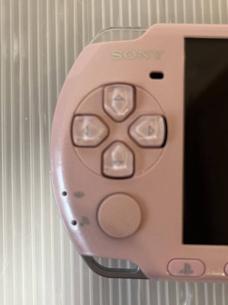 動作良好 ほぼ未使用 新品同様 PSP-3000 AKB48限定 ピンク 動作良好 ほぼ未使用 新品同様 PSP-3000 AKB48限定 ピンク