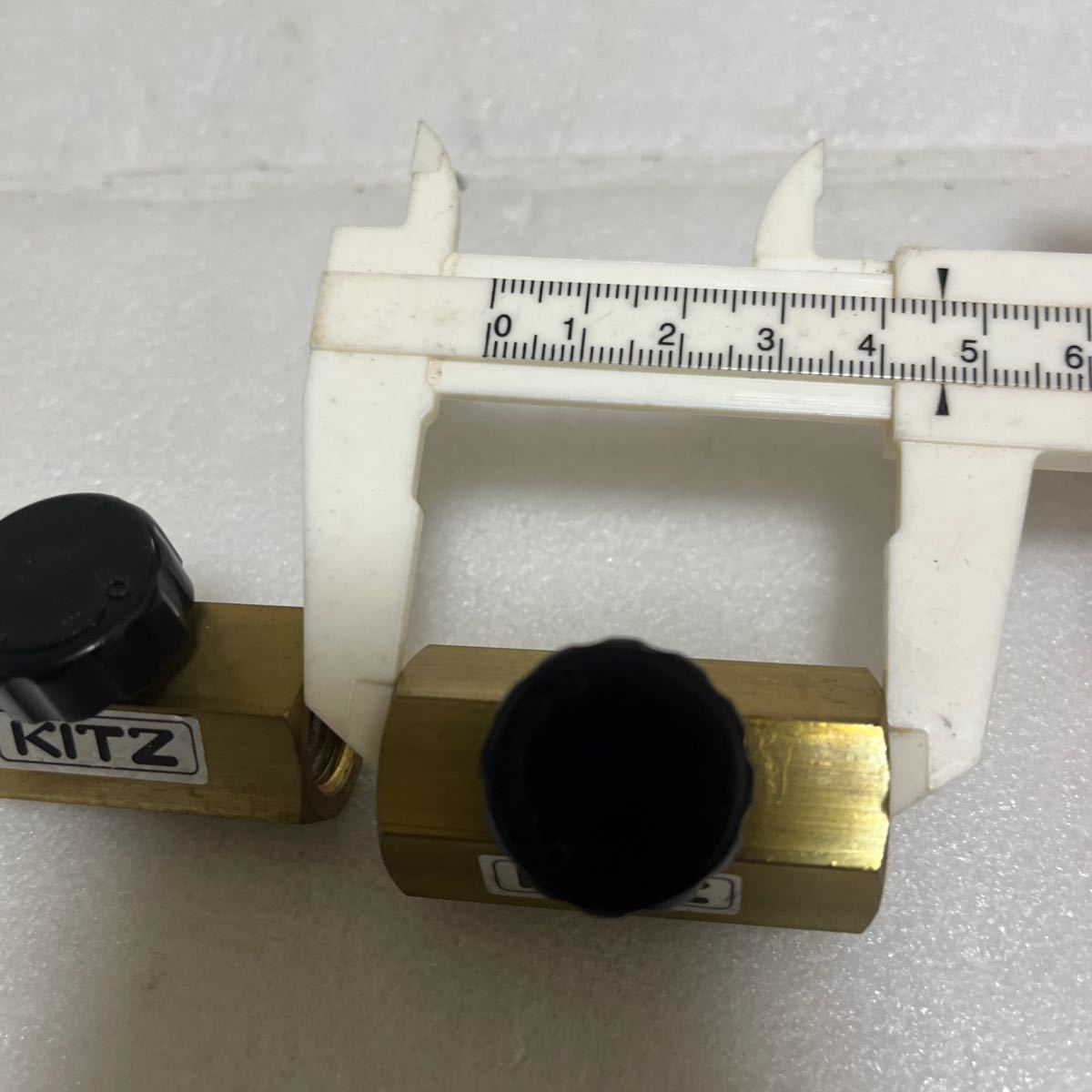 KITZ キッツ 圧力計用ニードルバルブ 20K 3/8 青銅・黄銅 2個セット 1つ未使用_画像3