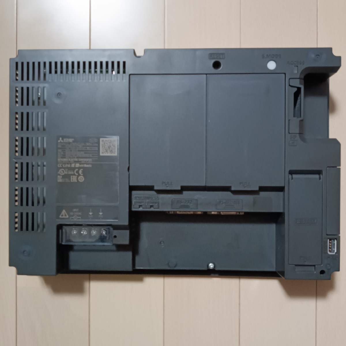 三菱電機 GT2510-VTBA 表示器 タッチパネル 10.4型 VGA TFTカラー MITSUBISHI 中古品 動作品_画像2