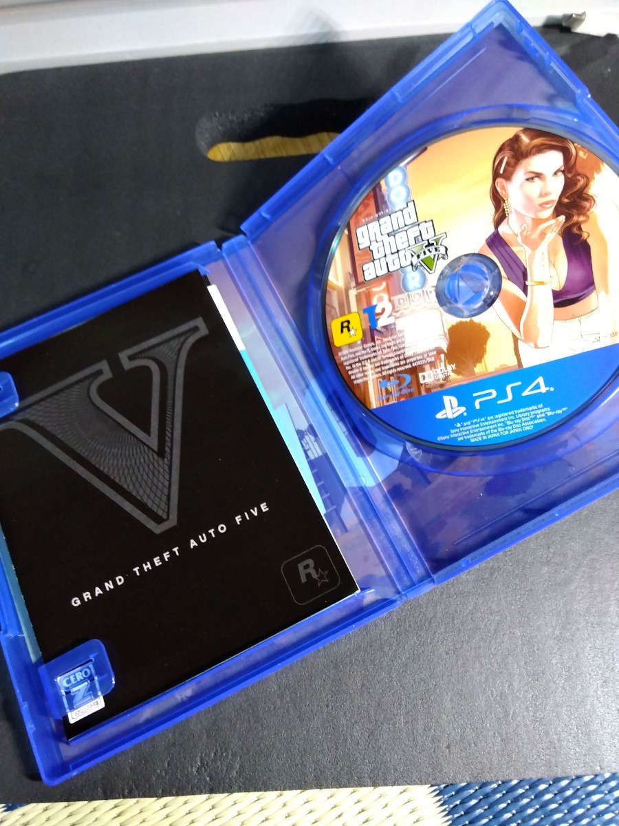 PS4ソフト　 グランドセフトオートV　中古美品　送料込み_画像3