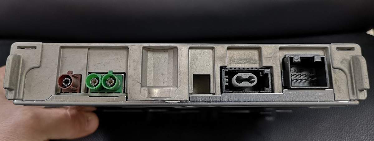 Yahoo!オークション - 8V0919129E VW AUDI 純正 TVチューナー Yahoo!オークション - 8V0919129E VW AUDI 純正 TVチューナー