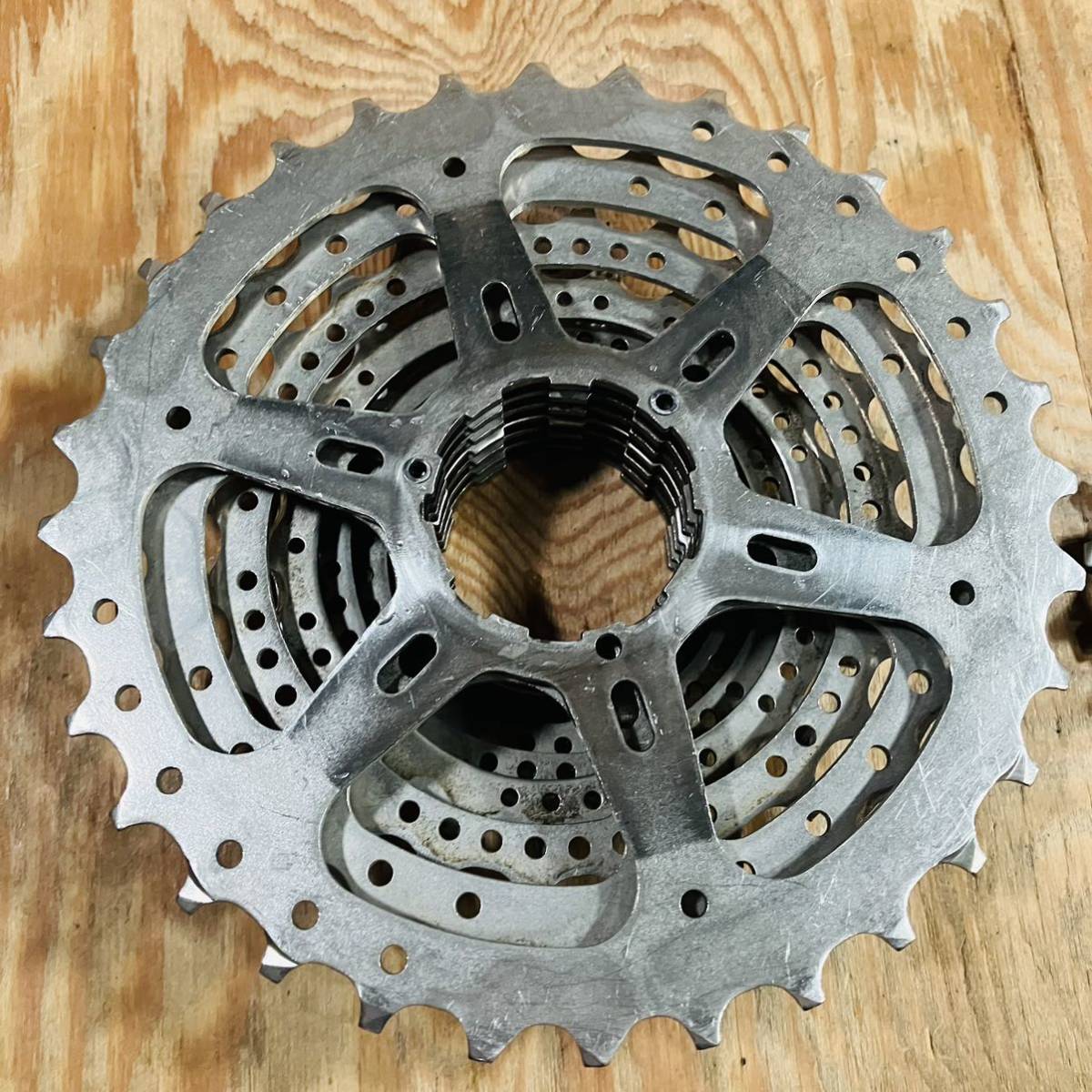 ●SHIMANO CS-HG201-9 カセットスプロケット 11-32T 9速_画像5